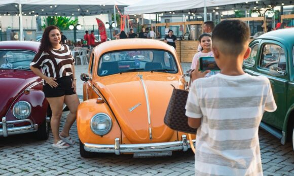 Garagem Retrô reúne cerca de 80 veículos clássicos em exposição gratuita no Shopping Metrópole Ananindeua nos dias 8 e 9 de agosto