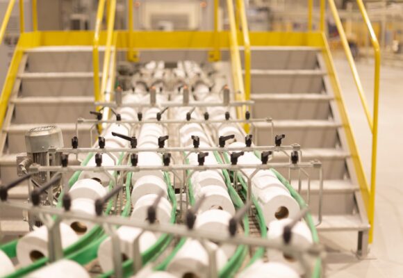 Suzano registra EBITDA ajustado de R$ 4,7 bilhões no segundo trimestre