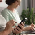 Terapia Ocupacional ajuda idosos a evitar dependência digital e equilibrar uso de redes sociais