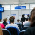 Fila de espera do INSS cai para 1,282 milhão de requerimentos, menor patamar desde 2023