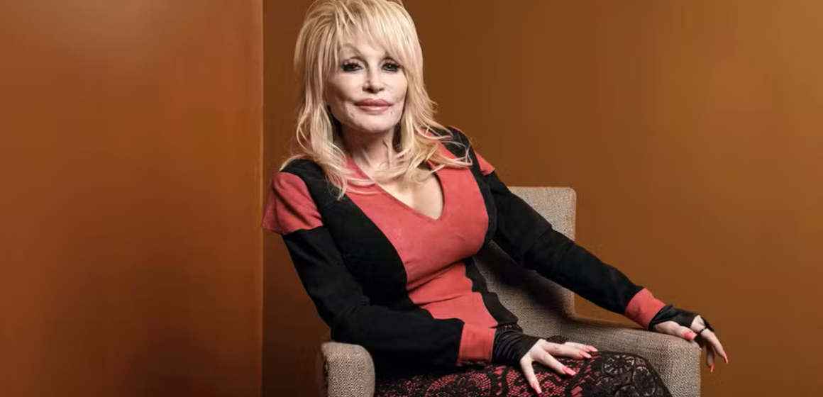 Dolly Parton morre aos 80 anos após tratamento contra câncer; cantora enfrentava problemas de saúde desde a morte do marido