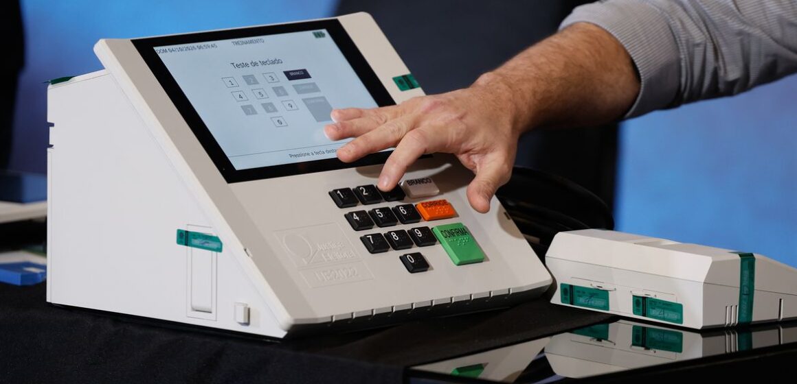 TSE afirma que totalização dos votos é aberta, auditável e segura, com 40 oportunidades de fiscalização