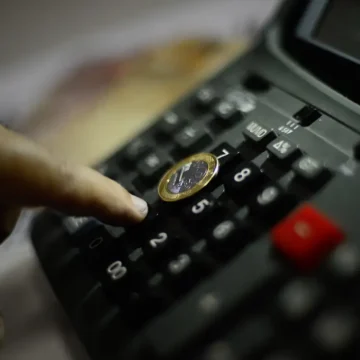 Focus aponta que o mercado reduziu a projeção para inflação e PIB do Brasil em 2026