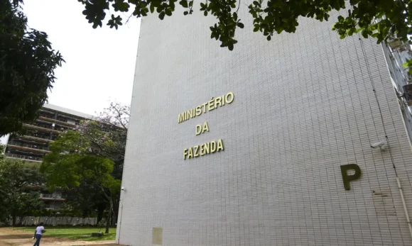Governo Central registra superávit de R$ 10,8 bilhões em julho