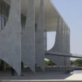 Eleições 2026: Presidente da República é chefe de Estado e de governo; vice o substitui em ausências e vacâncias