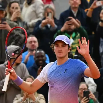 fonseca1 João Fonseca desiste do Masters de Cincinnati por incômodo no abdômen e foca em recuperação para o US Open