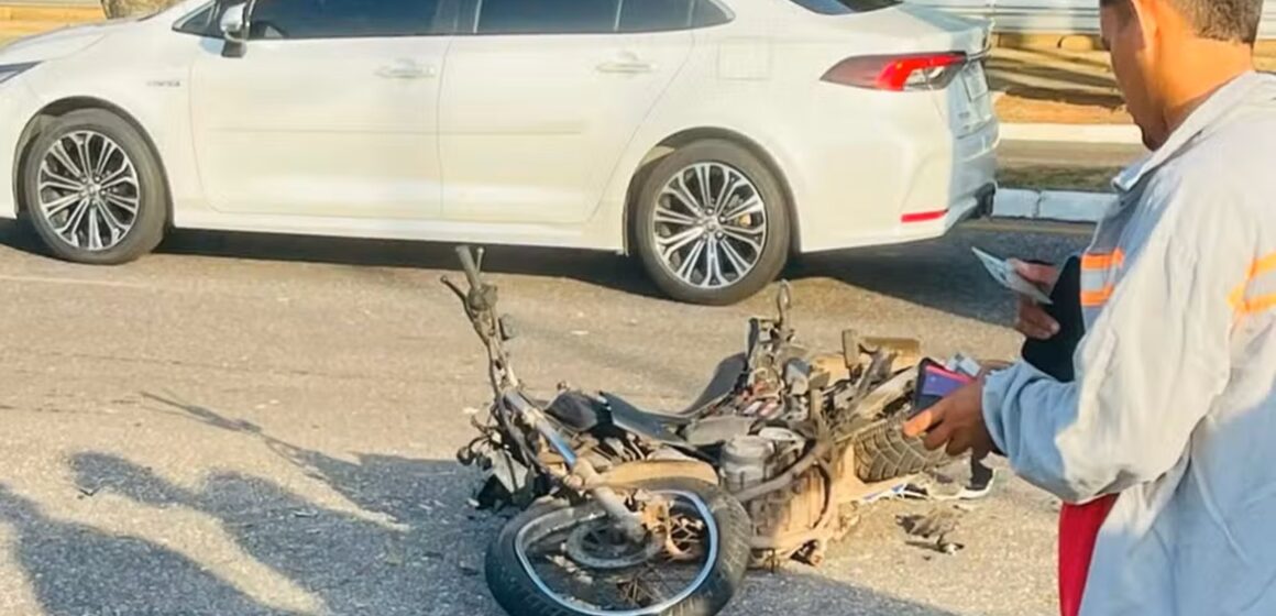 Motociclista morre após colisão com ônibus em Belém