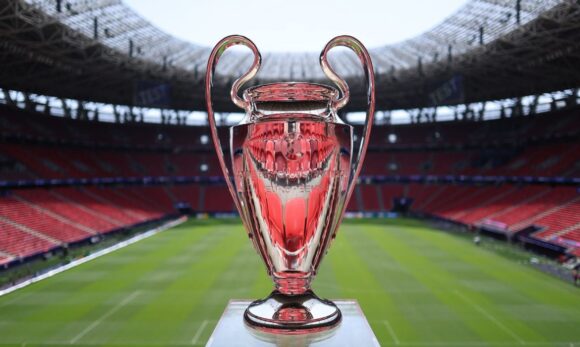 Sorteio da Champions define confrontos de gigantes já na fase de liga; PSG pega Barcelona e City, Real enfrenta Inter e Arsenal