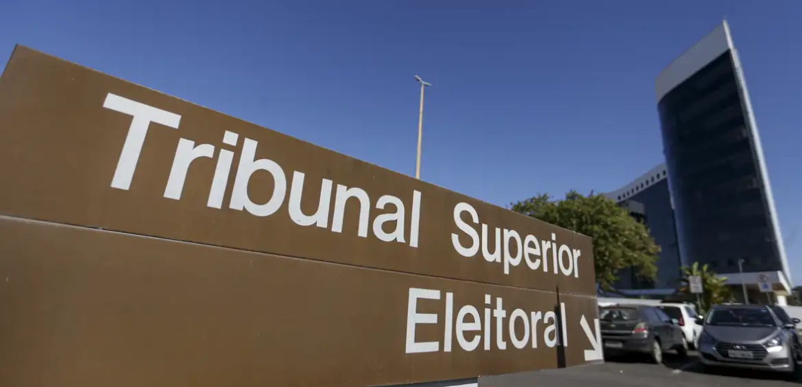 Prazo para pedido de voto em trânsito vai até 20 de agosto; solicitação deve ser feita pelo site do TSE