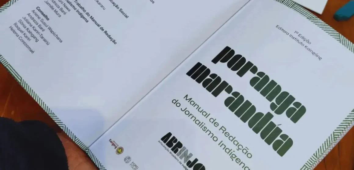 Jornalistas indígenas lançam manual inédito de comunicação com perspectiva dos povos originários