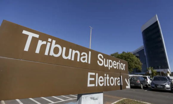 Prazo para pedido de voto em trânsito vai até 20 de agosto; solicitação deve ser feita pelo site do TSE