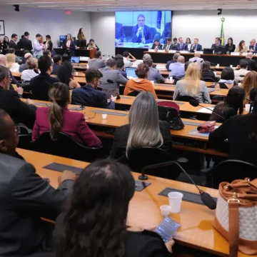 Câmara inicia debate sobre PEC que reduz maioridade penal
