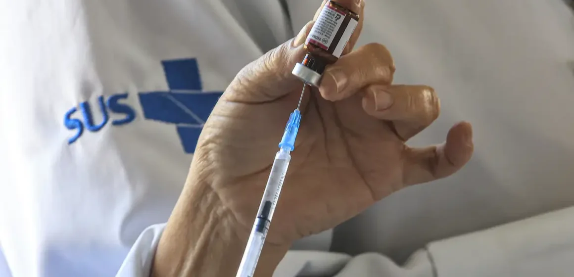 Dia D da Campanha de Multivacinação será realizado neste sábado (22) em todo o país para atualização da caderneta de crianças e adolescentes menores de 15 anos