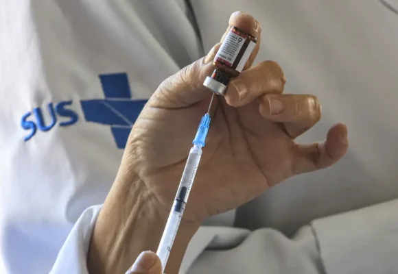 Dia D da Campanha de Multivacinação será realizado neste sábado (22) em todo o país para atualização da caderneta de crianças e adolescentes menores de 15 anos