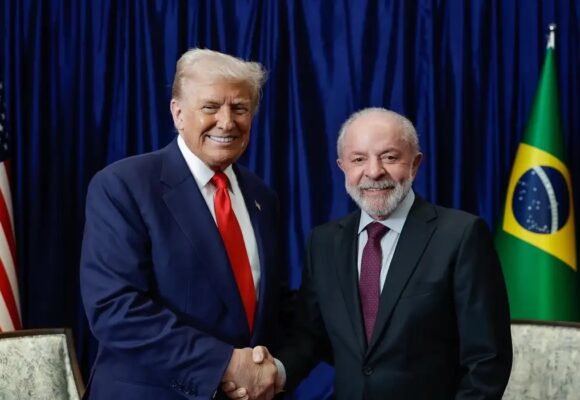Lula e Trump conversam por telefone sobre tarifaço e retomada de negociações