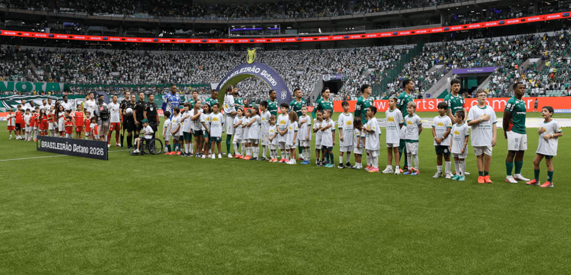 palmeiras-entra-em-campo-em-sua-arena-contra-o-internacional-17538 BTG Pactual encaminha acordo para assumir operação da arena do Palmeiras até 2044