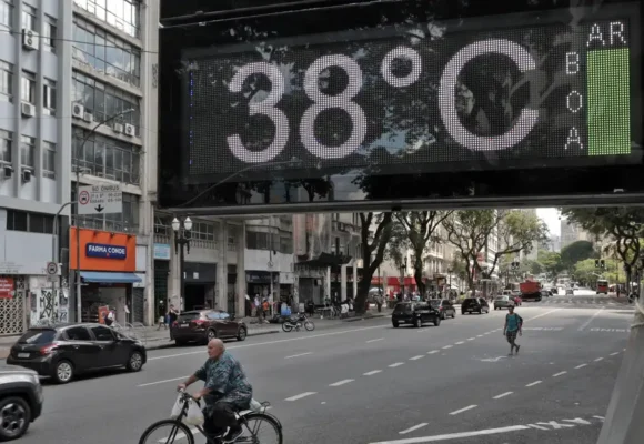 pint9850 Brasil lança Plano AdaptaSUS para emergências na saúde por mudanças climáticas e El Niño 2026-2027