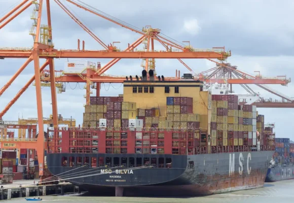 Balança comercial brasileira registra superávit de US$ 7 bilhões em julho