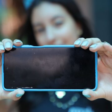 pzzb9096 Pesquisa revela que jovens têm consciência dos excessos e pedem mudanças na internet