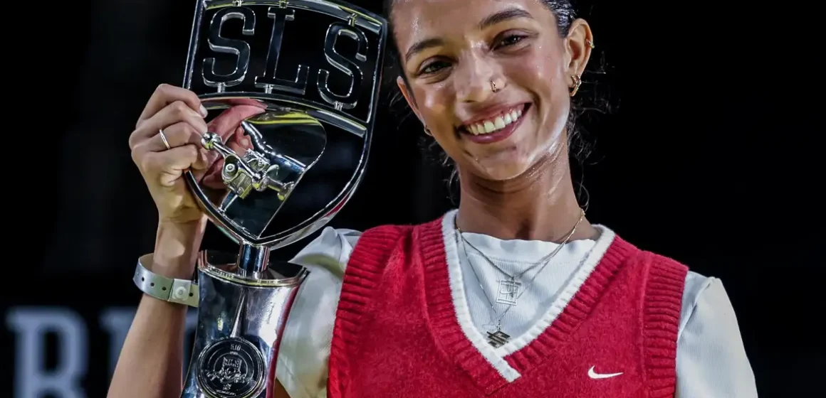 Rayssa Leal vence etapa carioca da SLS por 0,02 de vantagem e dedica título ao pai no Dia dos Pais