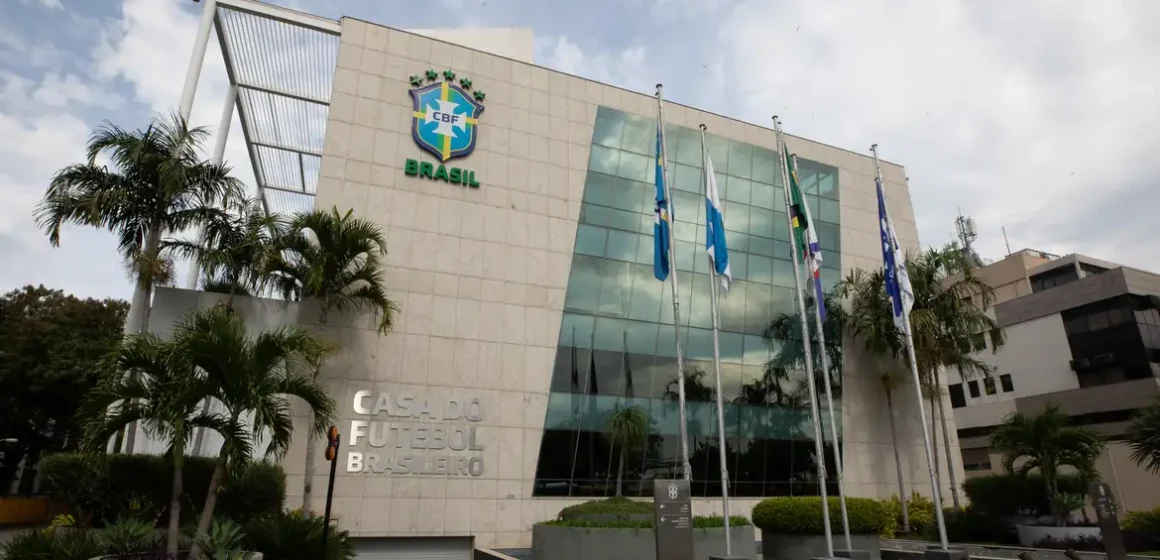 CBF e clubes aprovam novas regras para reduzir paralisações e ganhar até 6 minutos de bola rolando por jogo