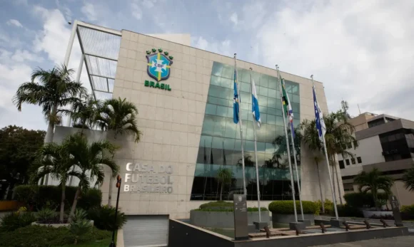 CBF e clubes aprovam novas regras para reduzir paralisações e ganhar até 6 minutos de bola rolando por jogo