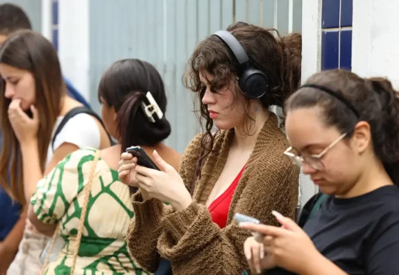 Desigualdades regionais e raciais marcam formalização do trabalho entre jovens brasileiros