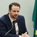 Financiador do filme Dark Horse recebeu dinheiro do crime organizado, diz ministro da Fazenda