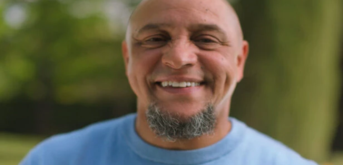 Roberto Carlos revela ter perdido 99% do que ganhou no futebol: “Conta zerada”