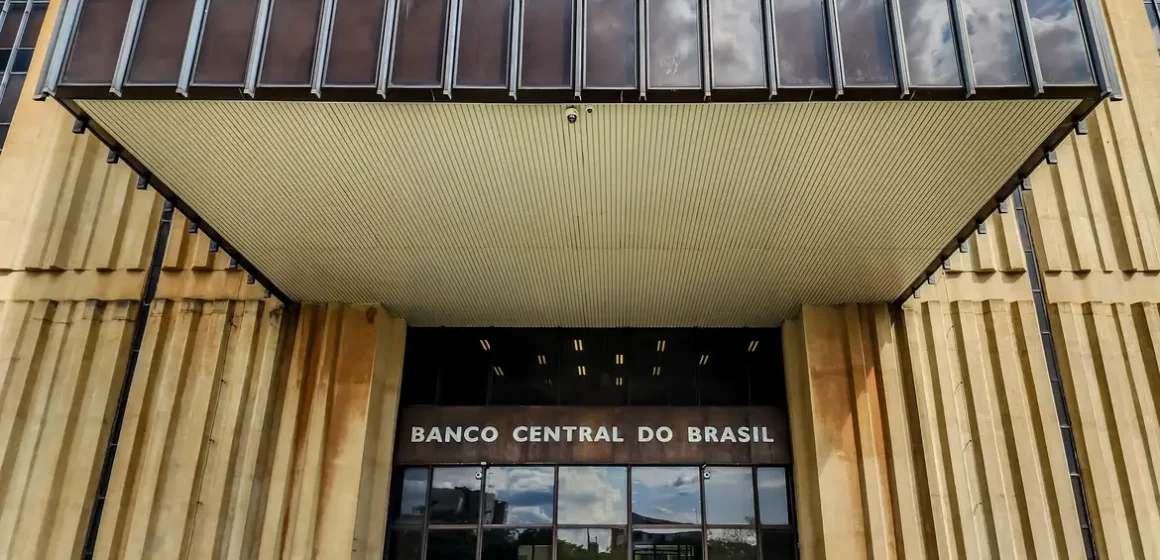 BC reduz juros básicos para 13,75% ao ano