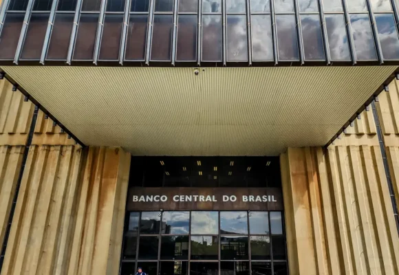 BC reduz juros básicos para 13,75% ao ano