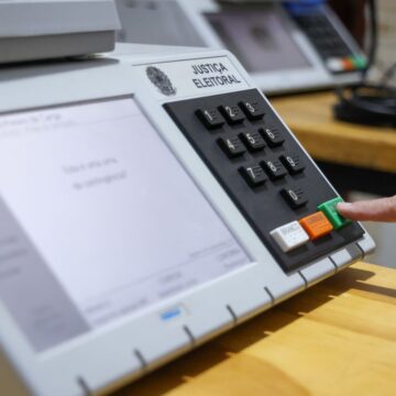 55479159518_d4fcdea6ff_6k-5 (1) Justiça Eleitoral oferece transporte gratuito e urnas adaptadas para eleitores com deficiência até 14 de setembro