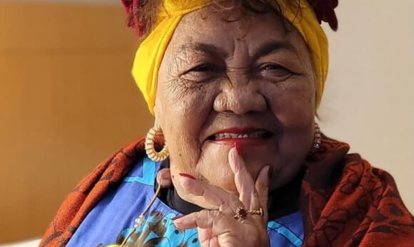 Documentário sobre dona Onete ganha data de estreia nos cinemas