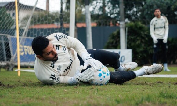 Santos suspende contrato com Bet e ficará sem patrocínio máster