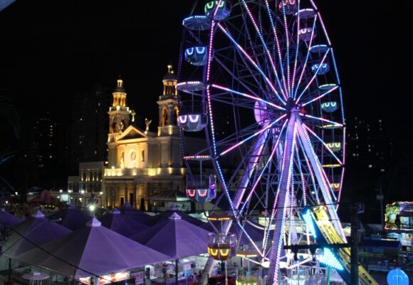 Ascom-Basilica_Arraial Arraial de Nazaré começa montagem com novo brinquedo de 40 metros em Belém