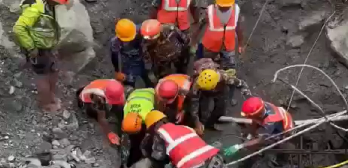 Após avalanche no Nepal, dois trabalhadores são resgatados vivos nove dias depois