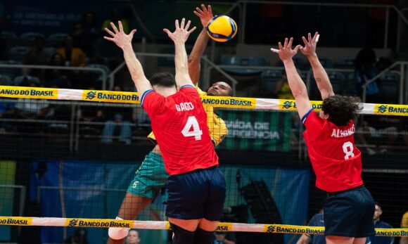 Brasil estreia com vitória sobre o Chile no Sul-Americano de vôlei