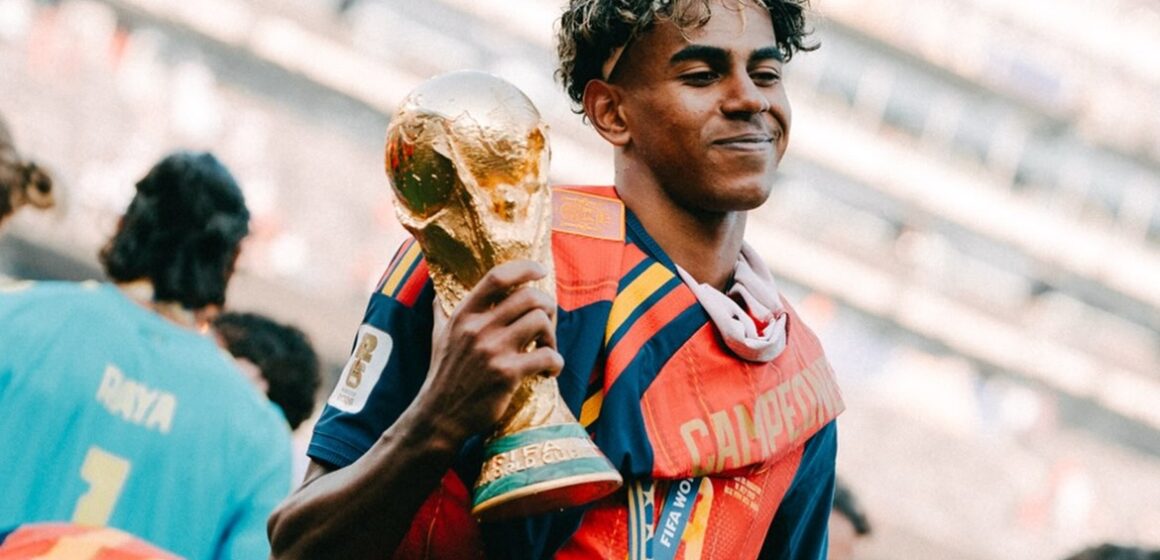 Yamal ironiza ausência entre favoritos de Dembélé para a Bola de Ouro