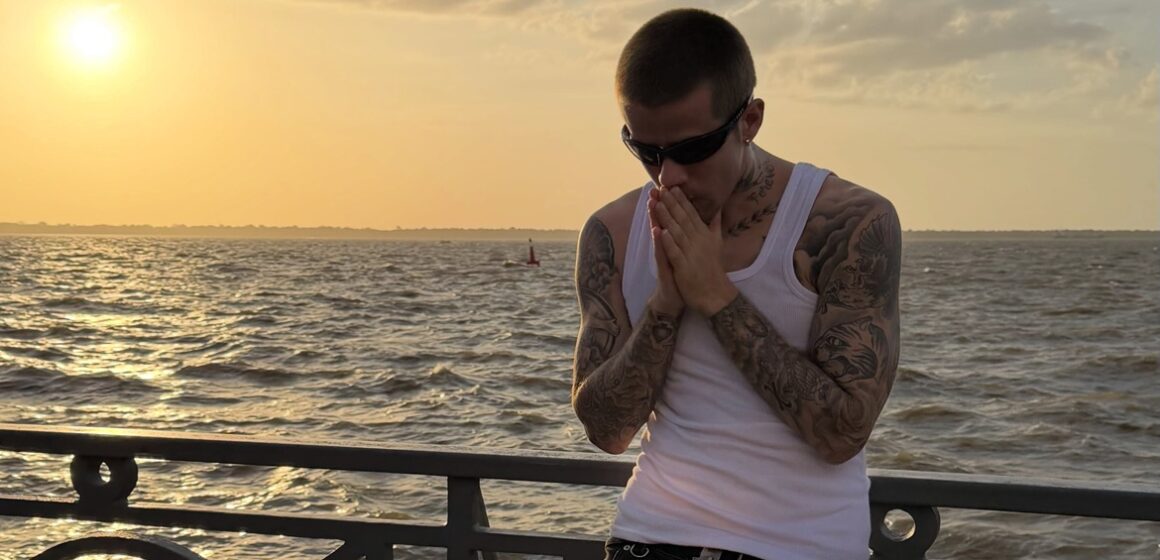 Sósia de Justin Bieber registra passagem por Belém e promete voltar à cidade