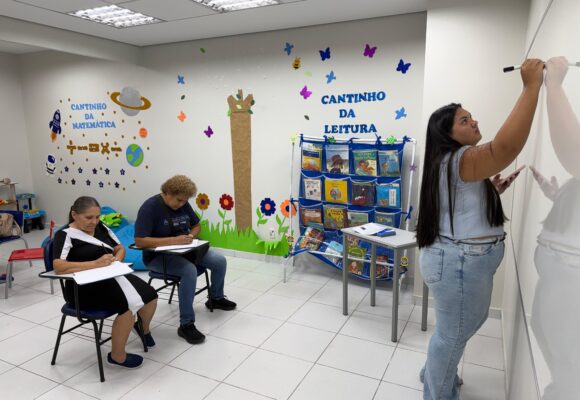 Aos 60, elas escrevem uma nova história por meio da alfabetização