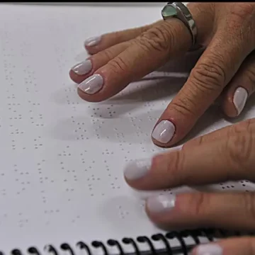 CBO mapeia 95 centros de reabilitação visual gratuitos no SUS; IA e cuidado multiprofissional são aliados