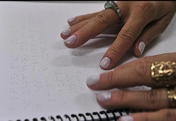 braile CBO mapeia 95 centros de reabilitação visual gratuitos no SUS; IA e cuidado multiprofissional são aliados