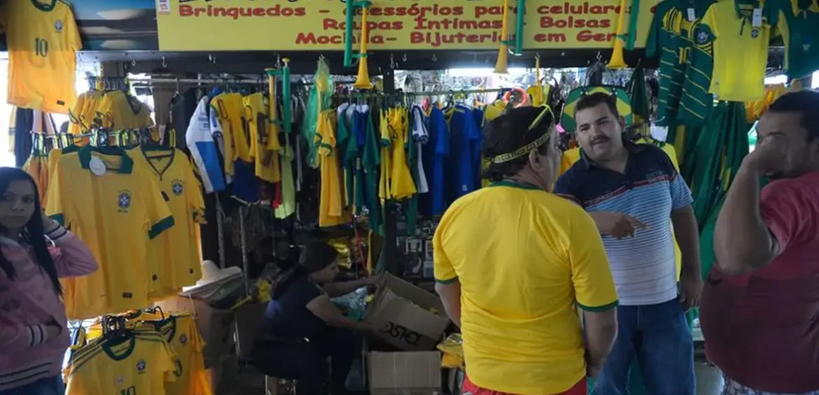 Vendas no comércio caem 0,8% em julho, com “ressaca” da Copa do Mundo