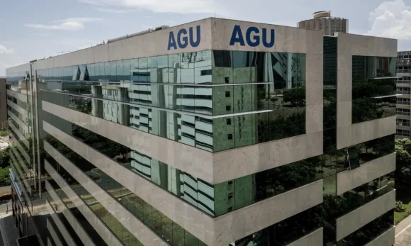 AGU pede ao STF suspensão do afastamento do diretor-geral da PF