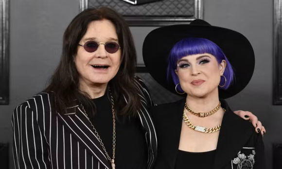Kelly Osbourne revela recaída no alcoolismo após morte de Ozzy: “Perdi a cabeça”