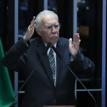 lula4727 Ex-presidente José Sarney é internado com quadro de pneumonia