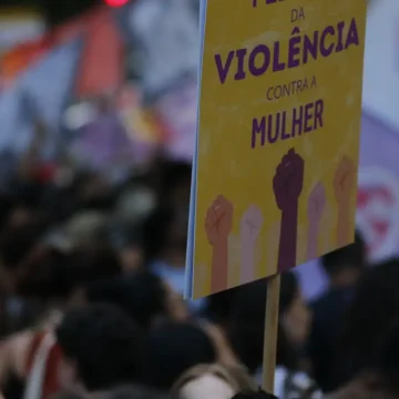 Plataformas vão informar canais de denúncia de violência contra mulher