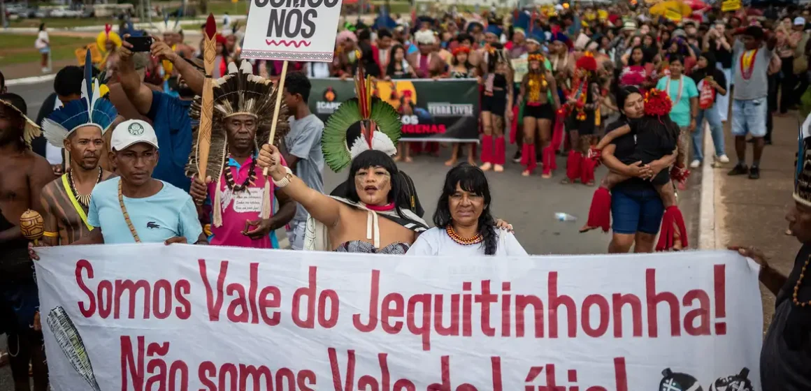 Maioria dos projetos no Congresso ameaçam indígenas, diz pesquisa