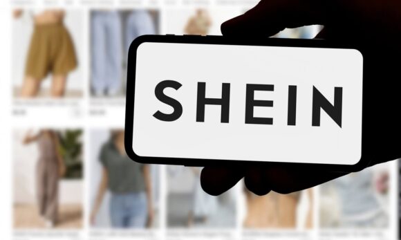 Shein estreia na Bolsa de Hong Kong com queda e avaliação de US$ 26,3 bilhões