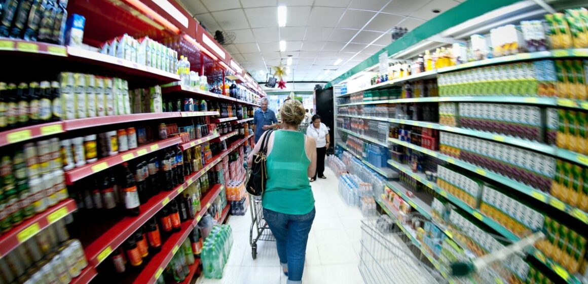 supermercados_dia_8 IGP-M volta a subir em setembro e acumula alta de 3,34% em 12 meses